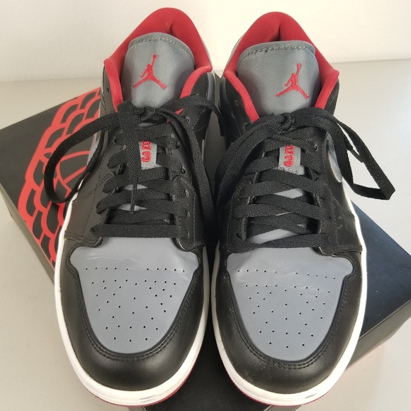 Air Jordan 1 Low Sneaker Mens Sz 10 US Black Grey Red 553558-012 Shoe - Picture 10 of 11